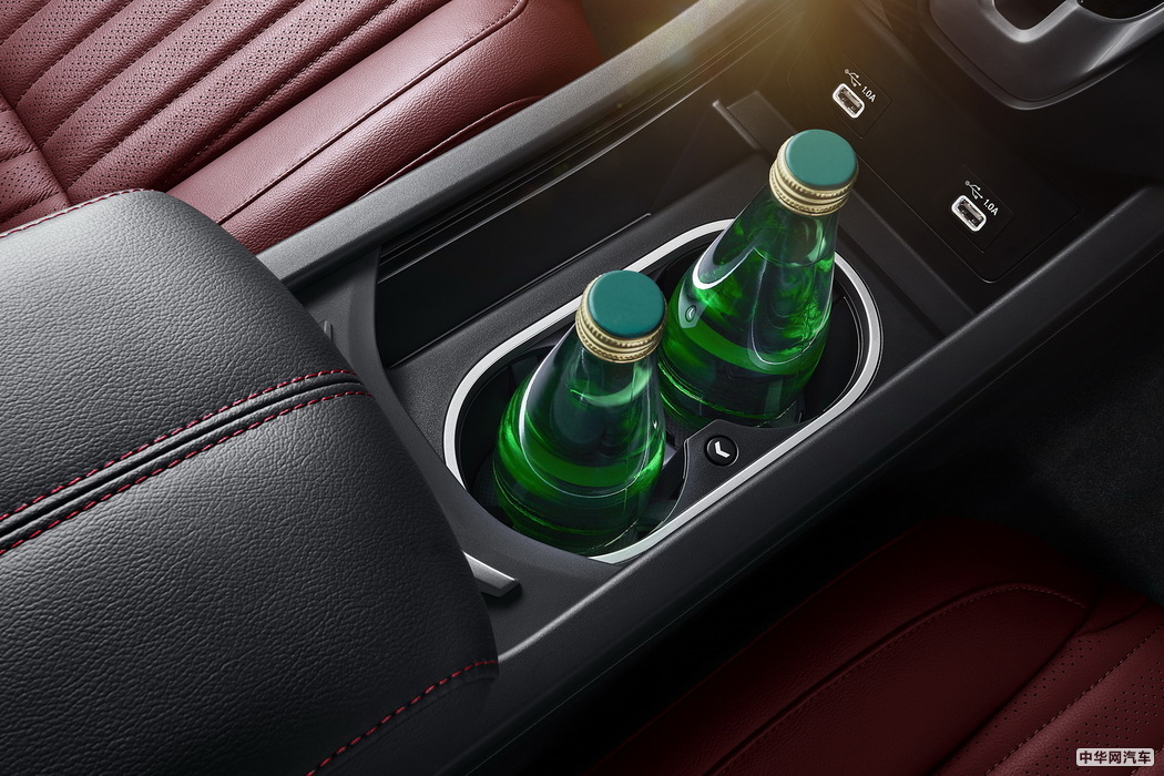 皓影 2020款 240TURBO CVT四驱幻夜版 组图