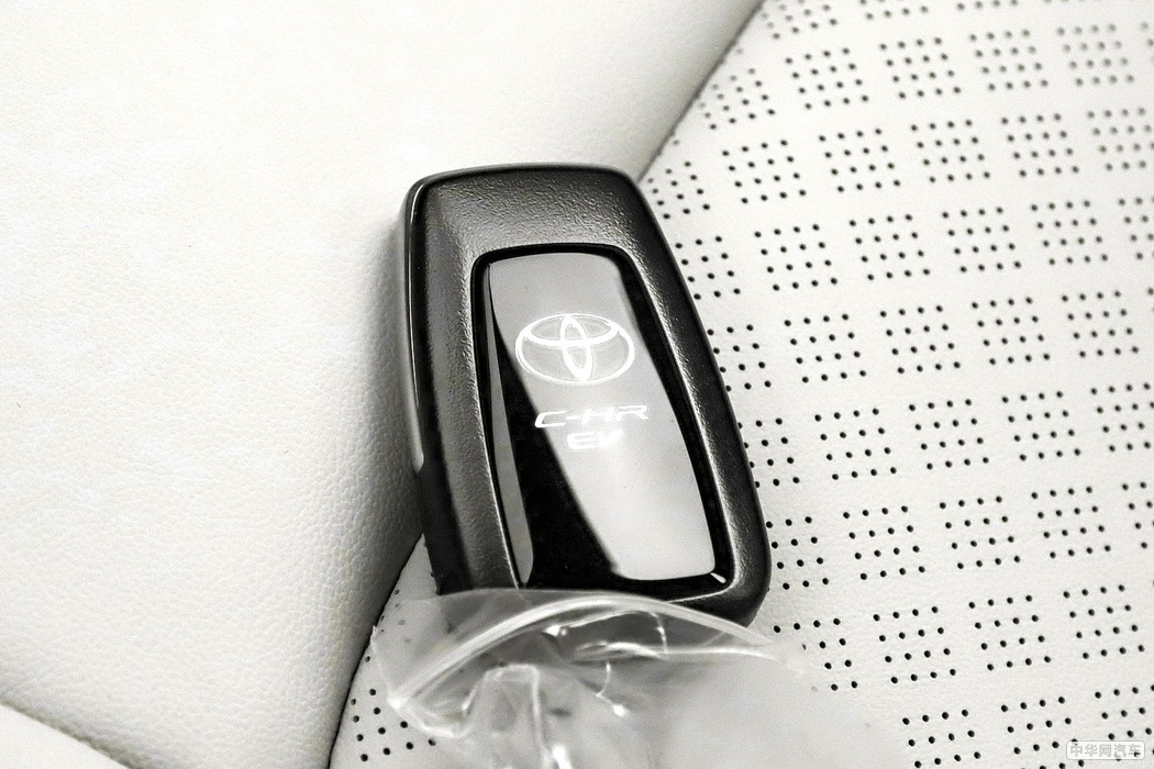 丰田C-HR EV 2020款 尊贵天窗版 组图