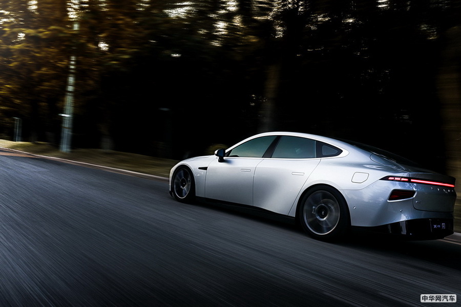 小鹏P7 2020款 四驱高性能智享版 组图