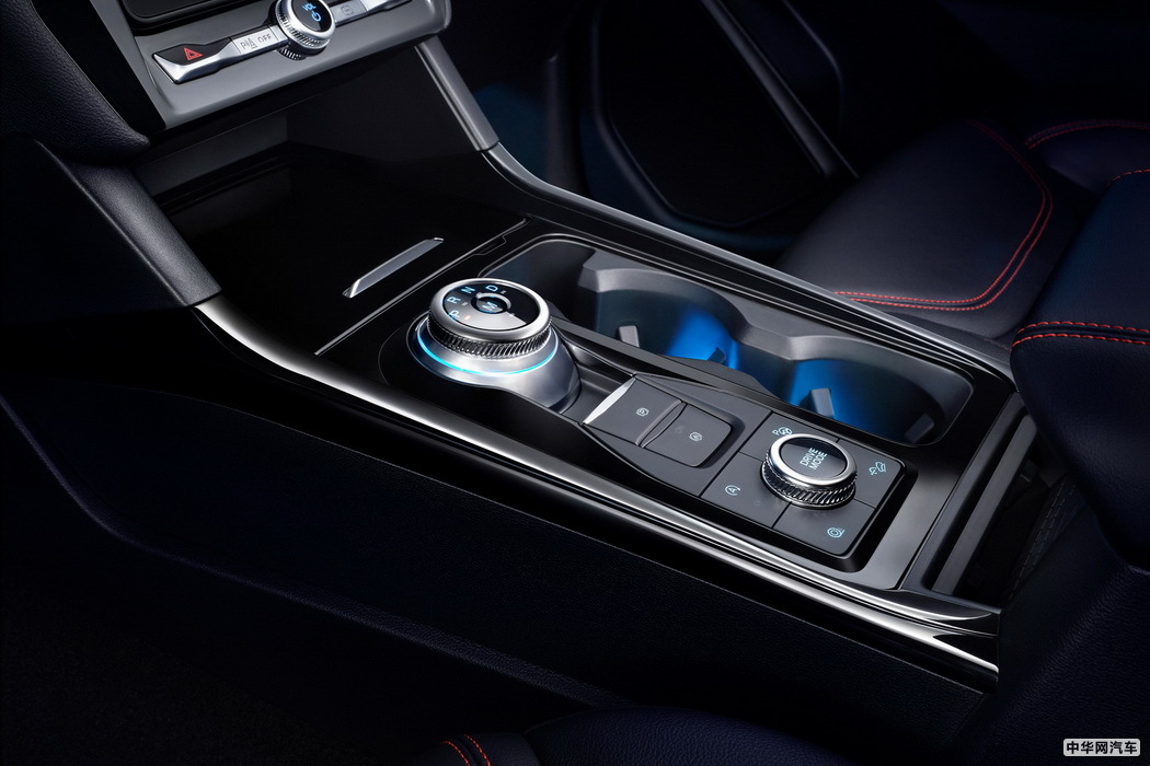 长安福特探险者 2020款 EcoBoost 285 四驱铂金版 7座 组图