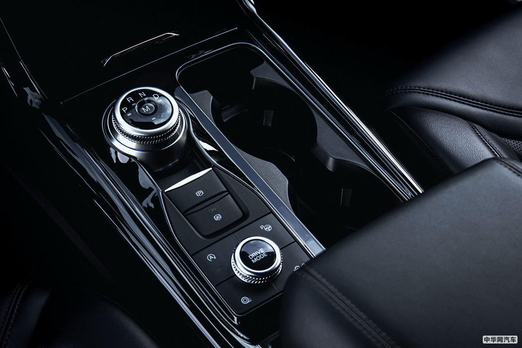 长安福特探险者 2020款 EcoBoost 285 四驱铂金版 7座 组图