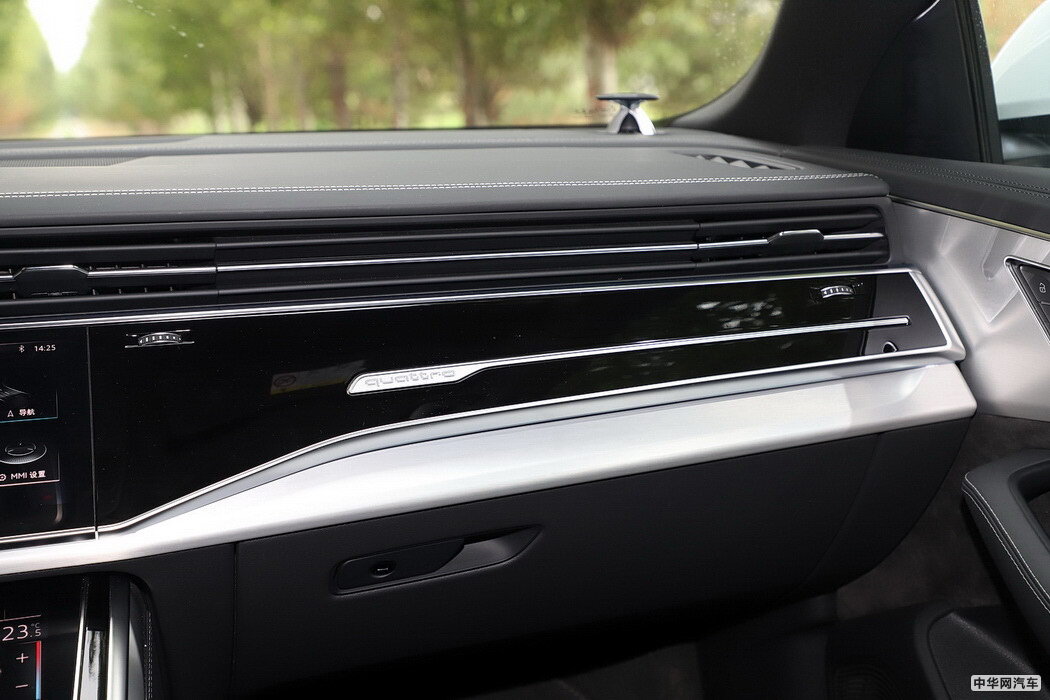 奥迪Q8 2019款 55 TFSI 尊享动感型 组图