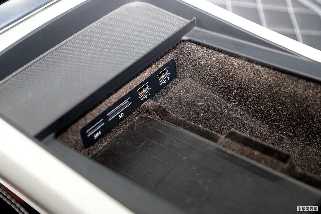 奥迪Q8 2019款 55 TFSI 尊享动感型 组图