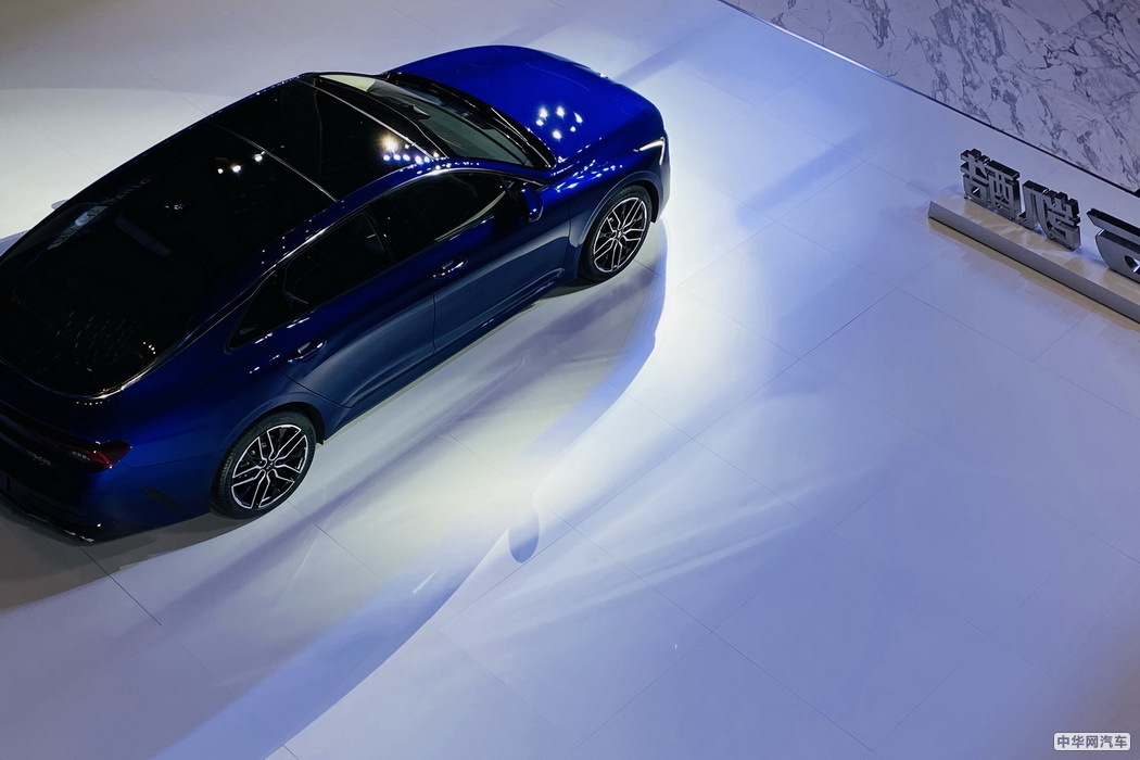 K5凯酷 2020款 2.0T 自动基本型 组图