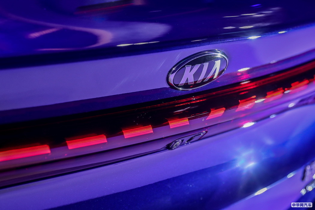 K5凯酷 2020款 2.0T 自动基本型 组图