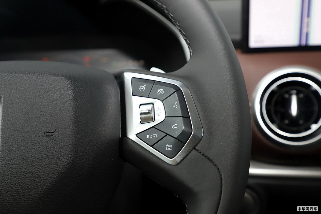 WEY VV6 2021款 2.0T 四驱智驭+ 内饰