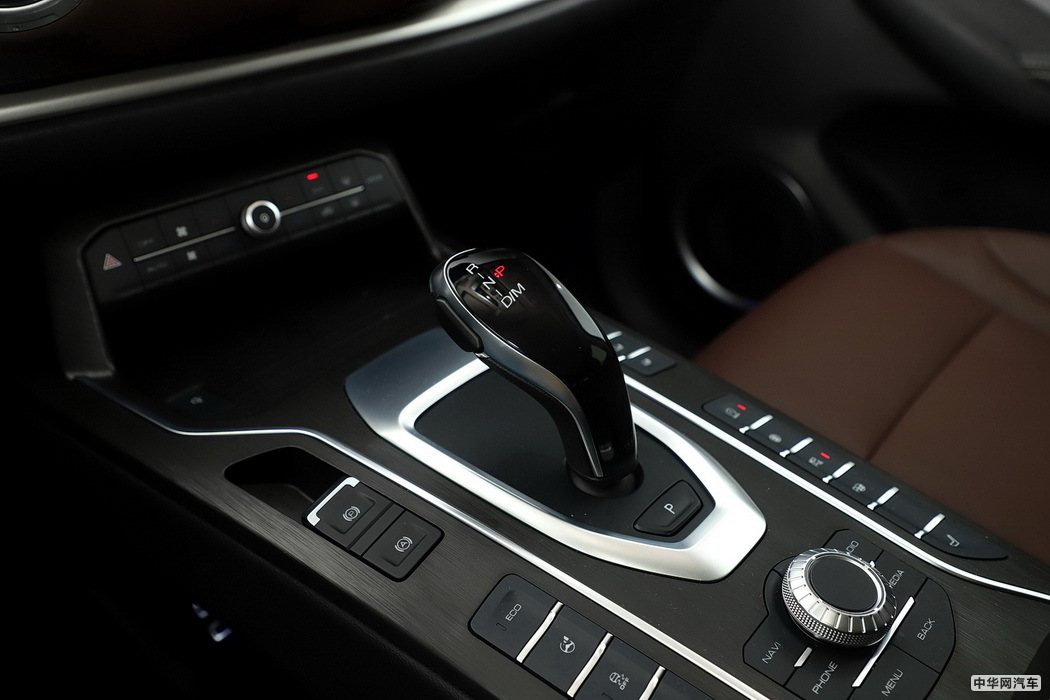 WEY VV6 2021款 2.0T 四驱智驭+ 内饰