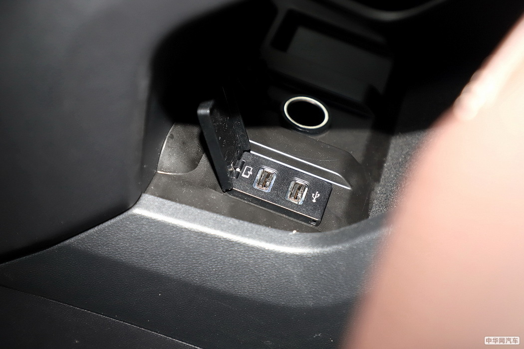 WEY VV6 2021款 2.0T 四驱智驭+ 内饰