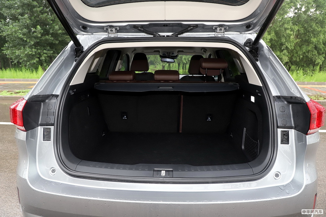 WEY VV6 2021款 2.0T 四驱智驭+ 空间