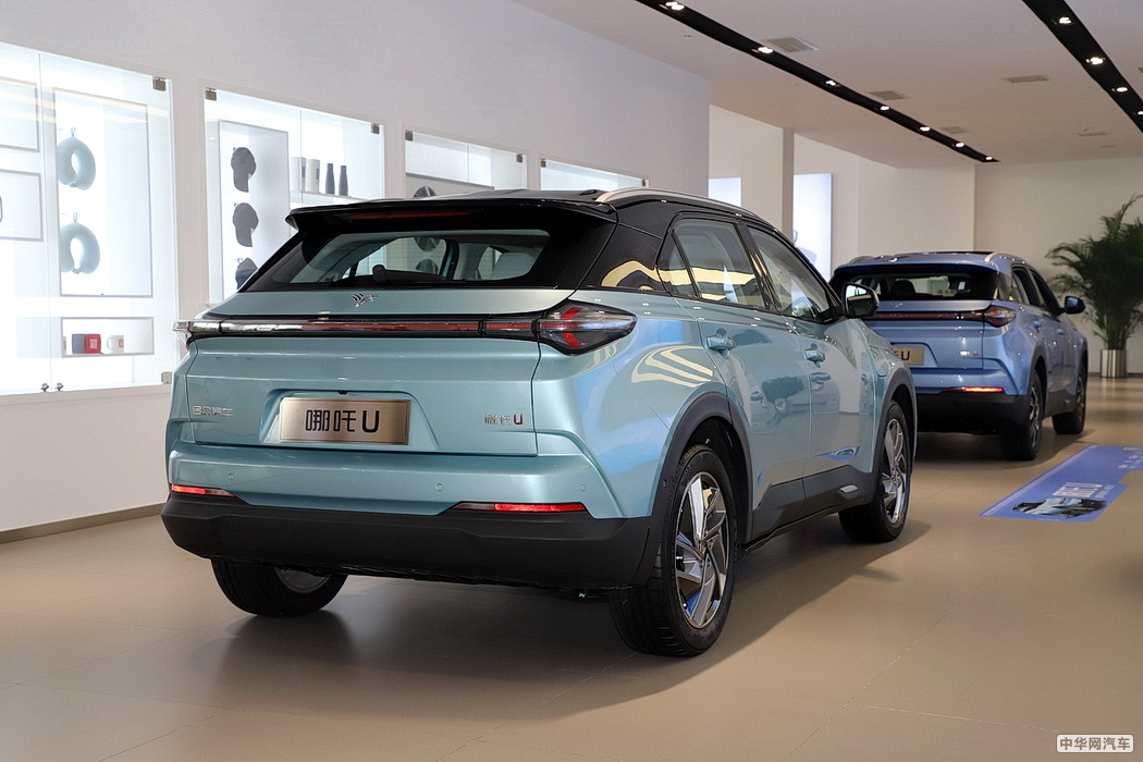哪吒U 2020款 520 U酷四驱版 组图