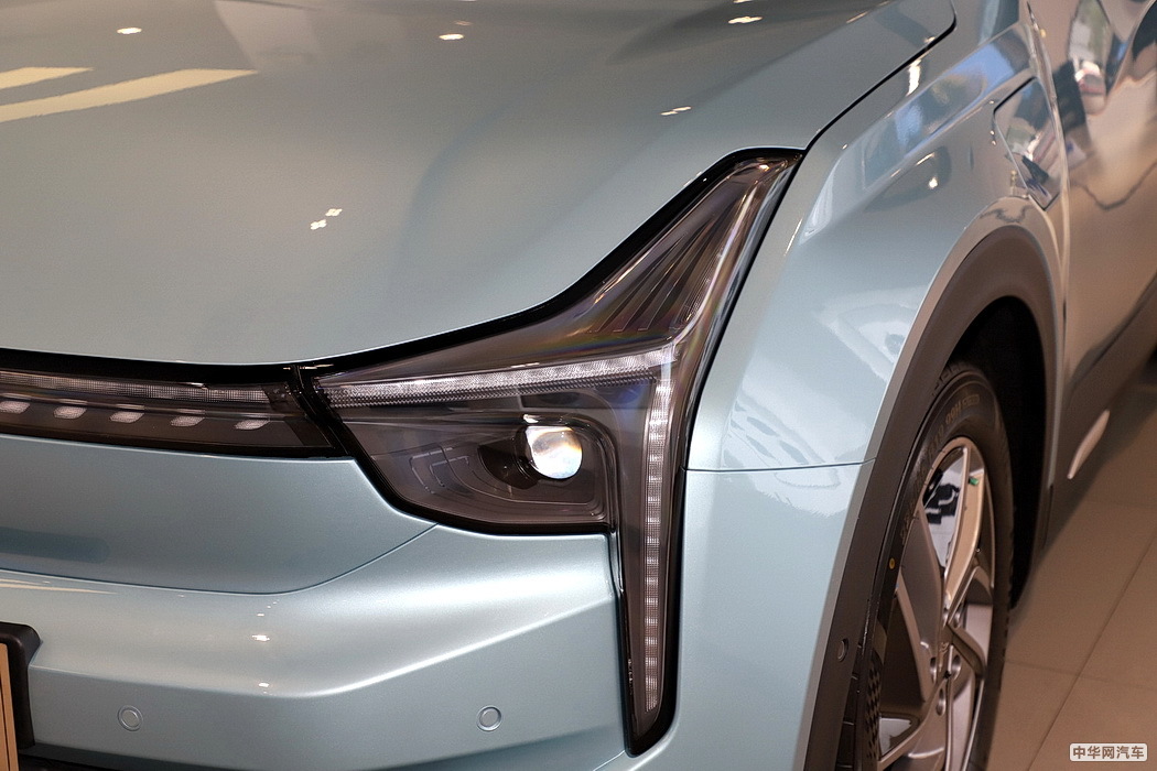 哪吒U 2020款 520 U酷四驱版 组图