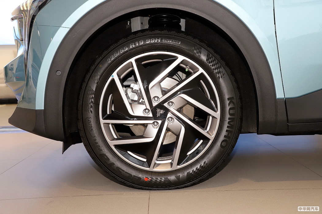 哪吒U 2020款 520 U酷四驱版 组图