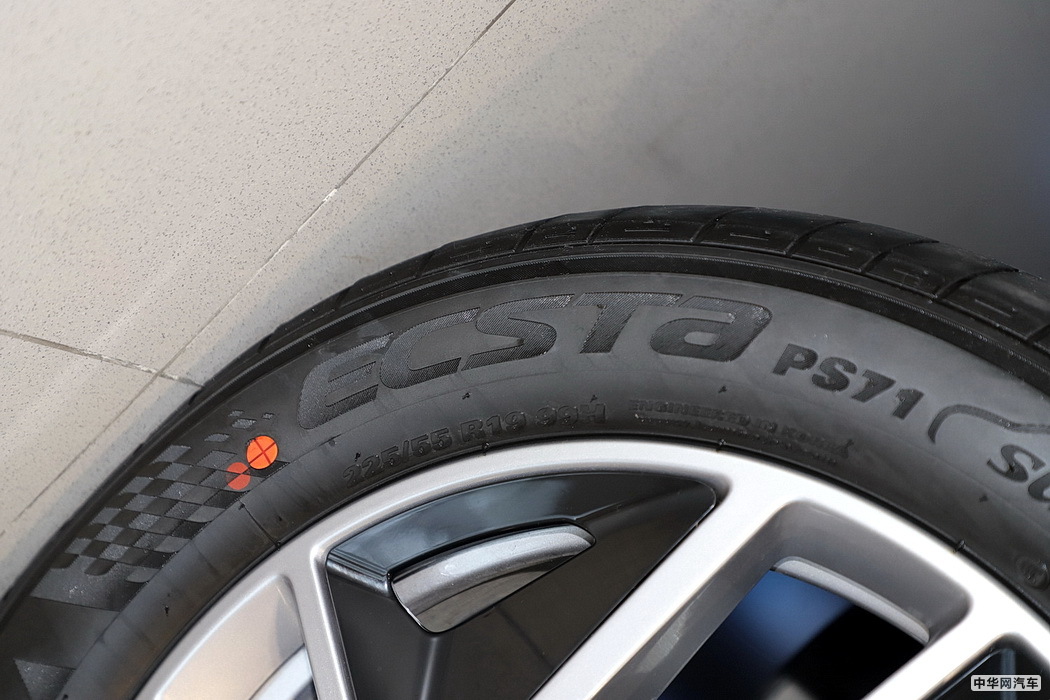 哪吒U 2020款 520 U酷四驱版 组图