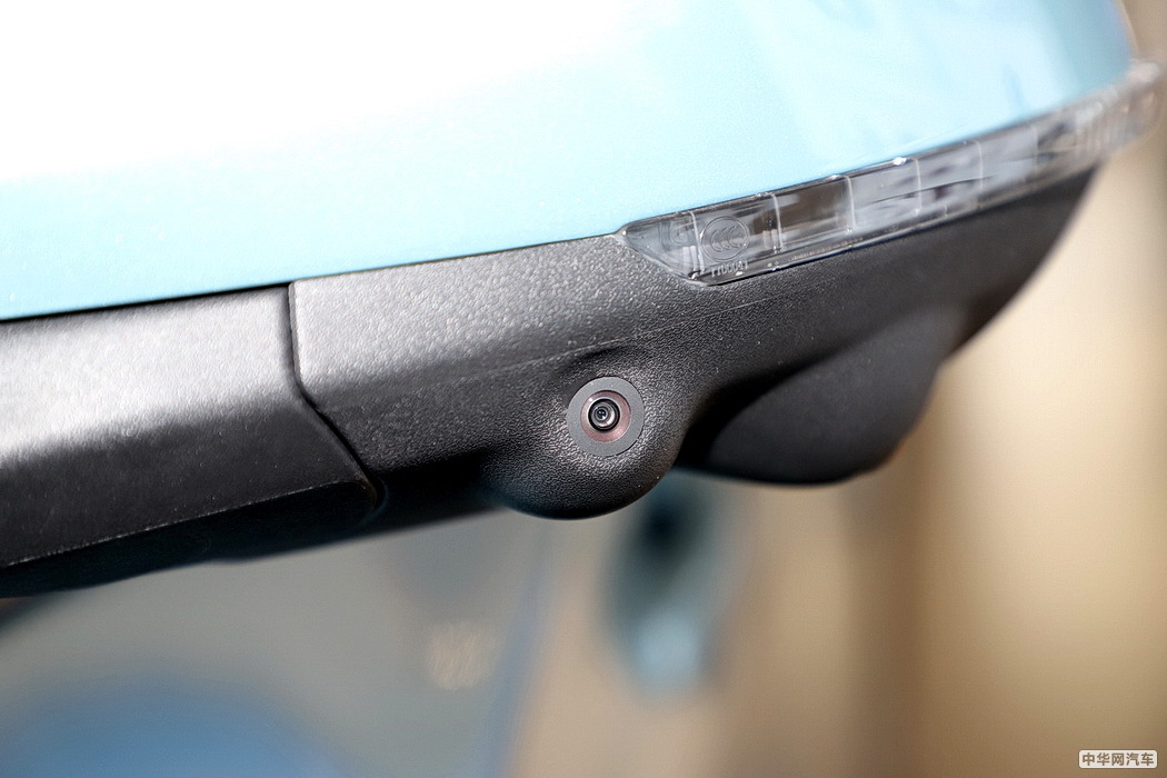 哪吒U 2020款 520 U酷四驱版 组图