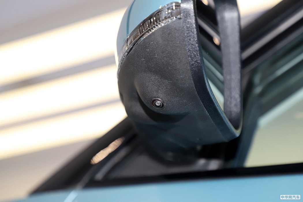 哪吒U 2020款 520 U酷四驱版 组图