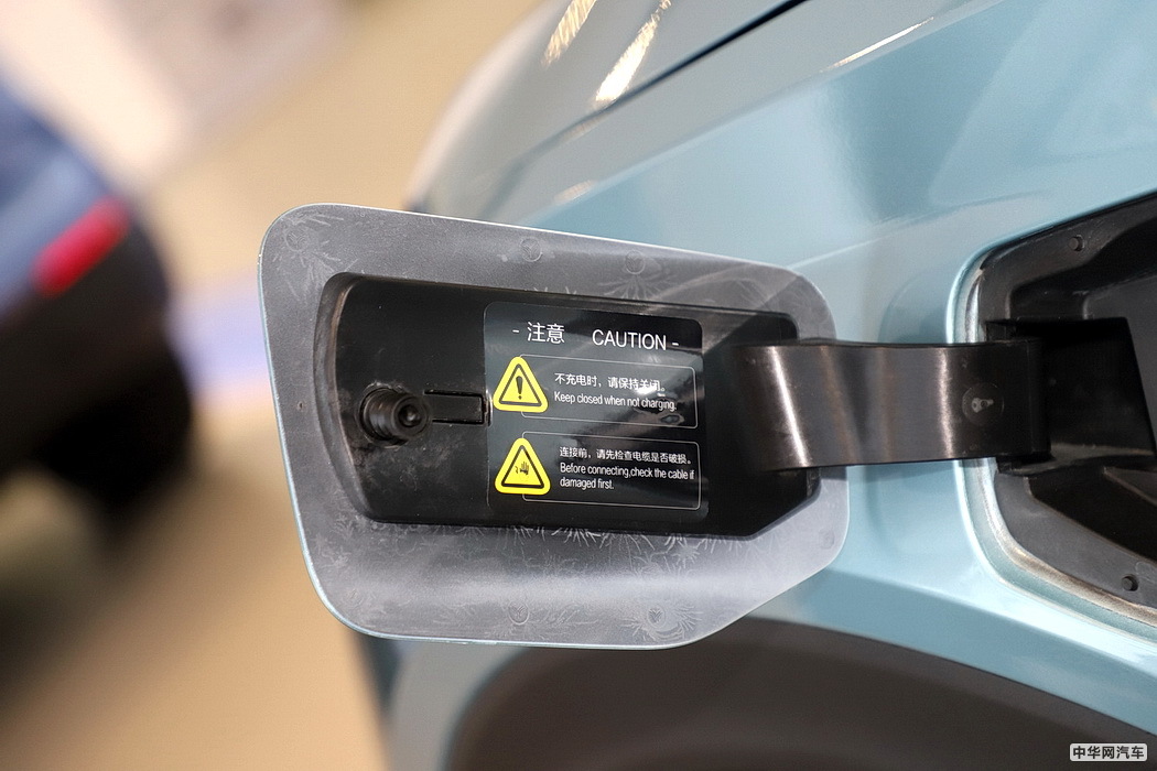 哪吒U 2020款 520 U酷四驱版 组图