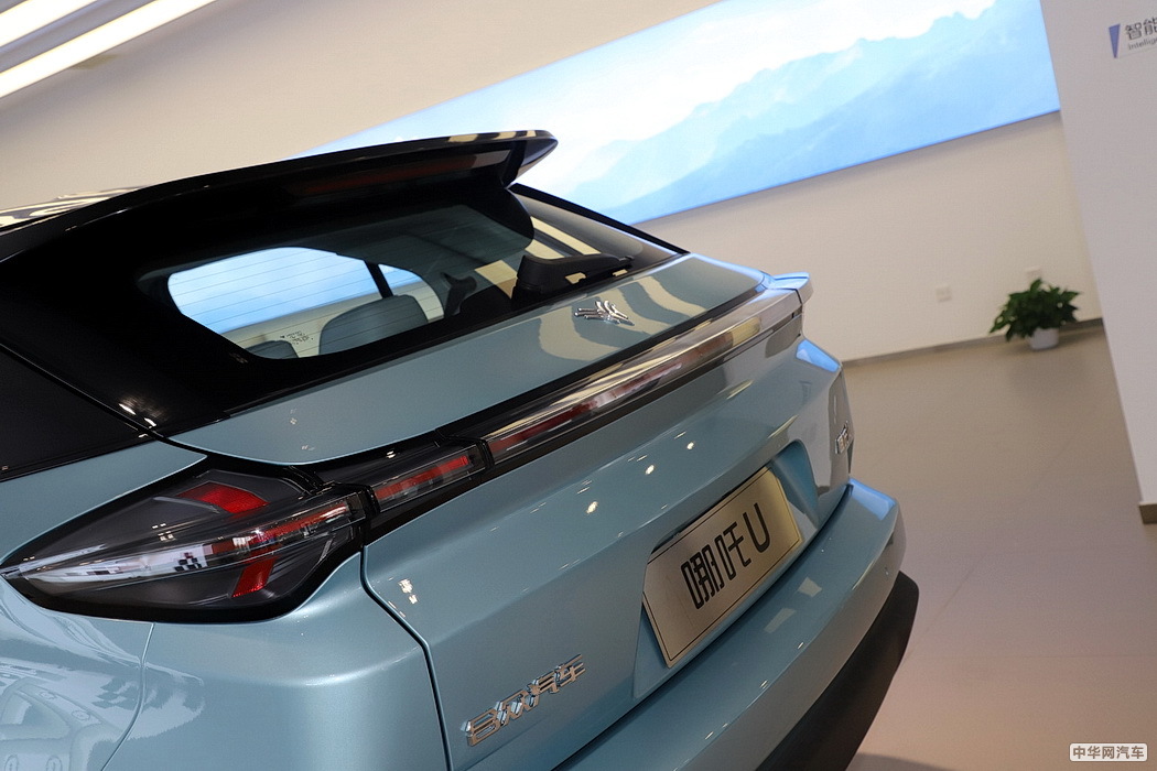 哪吒U 2020款 520 U酷四驱版 组图