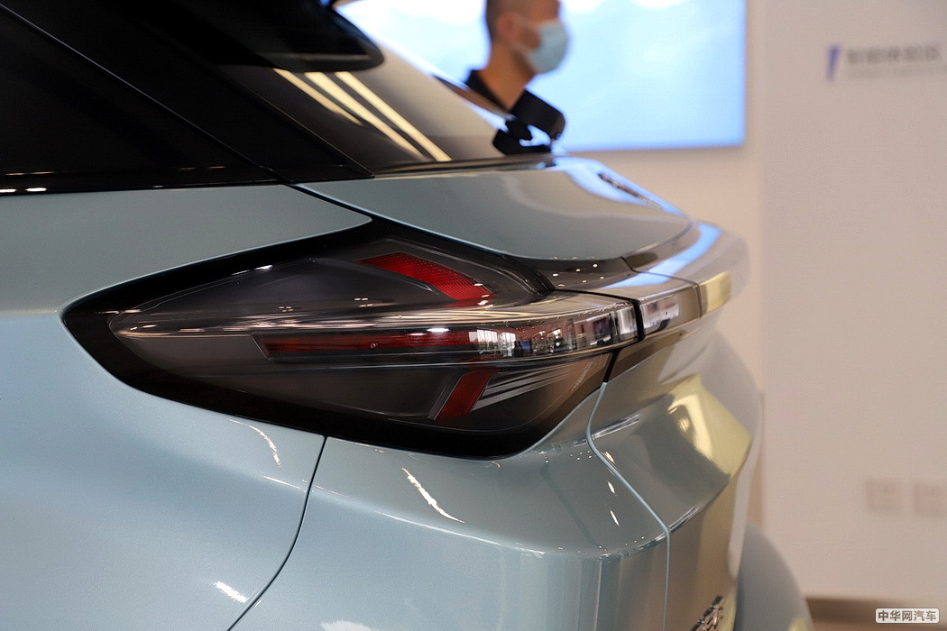 哪吒U 2020款 520 U酷四驱版 组图