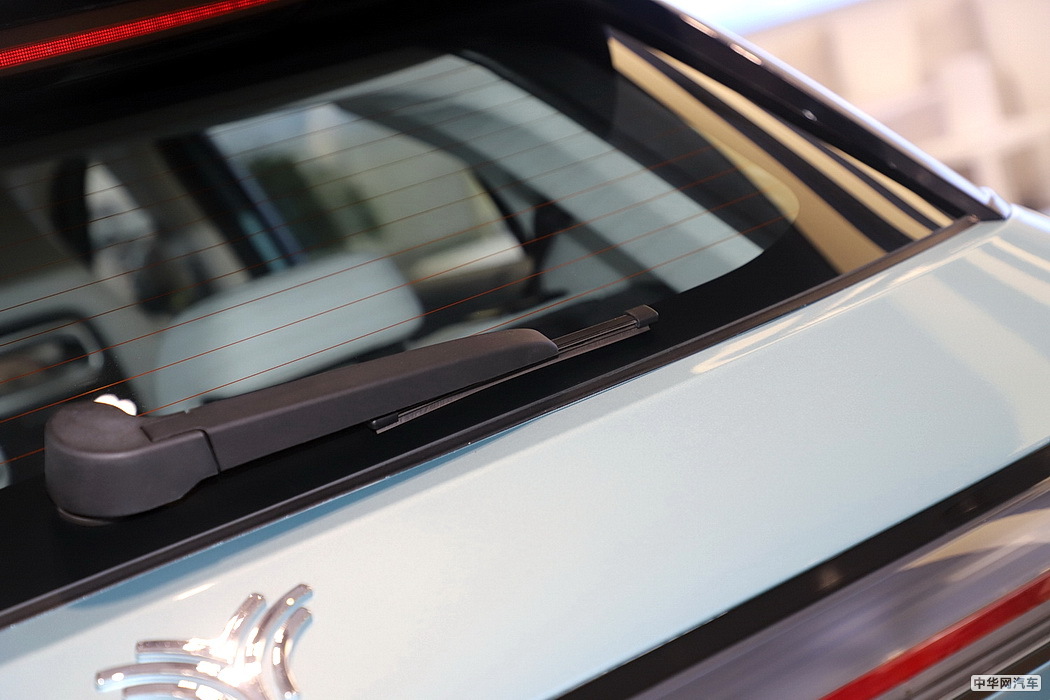 哪吒U 2020款 520 U酷四驱版 组图