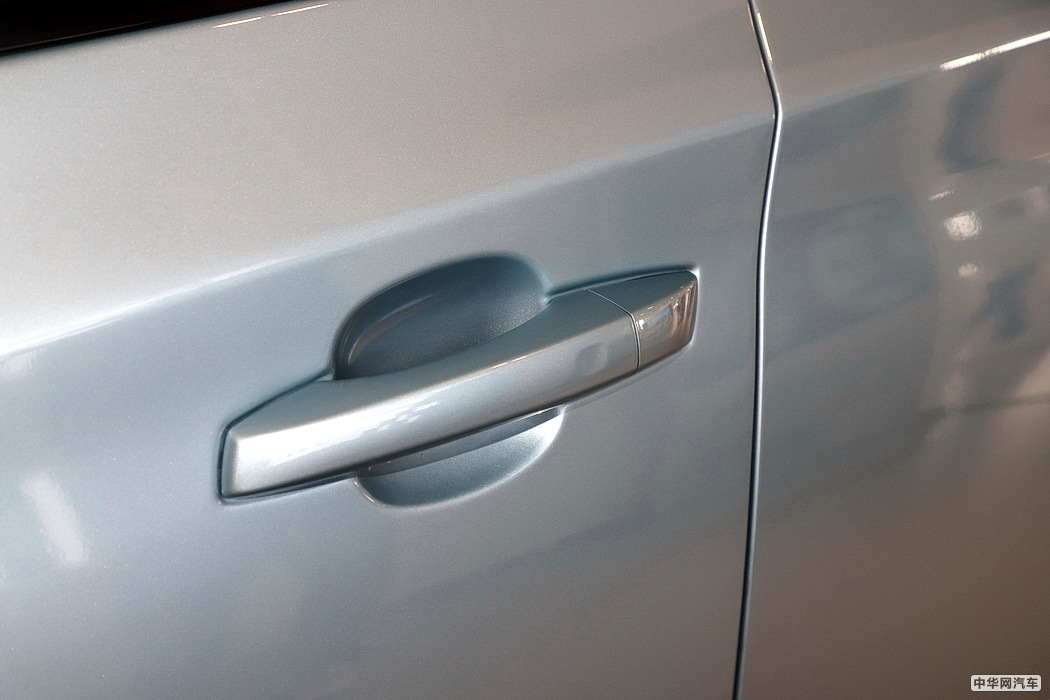 哪吒U 2020款 520 U酷四驱版 组图