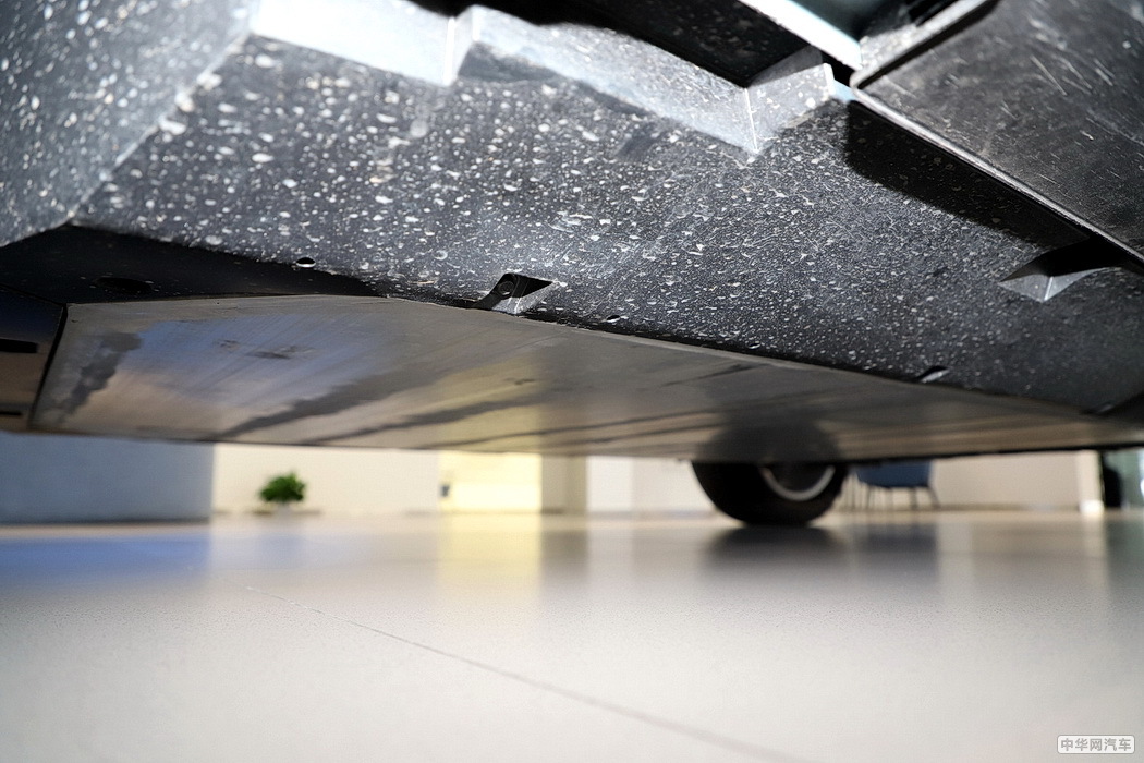 哪吒U 2020款 520 U酷四驱版 组图