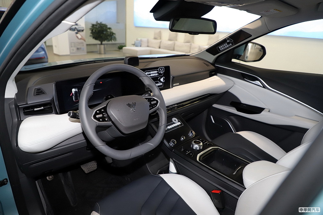 哪吒U 2020款 520 U酷四驱版 组图