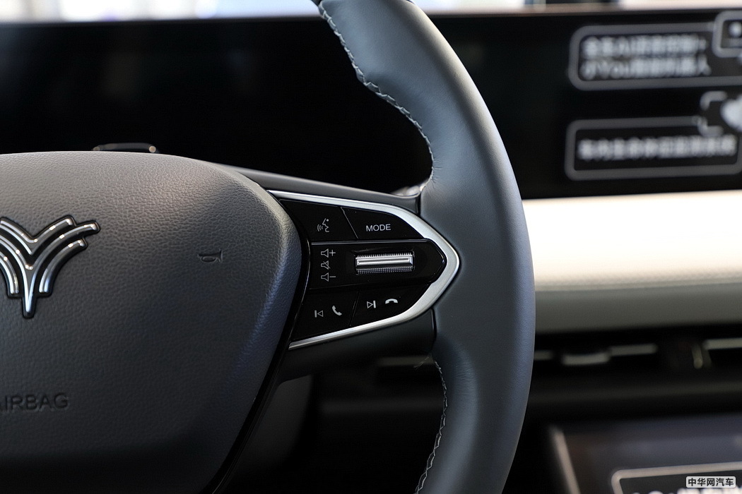 哪吒U 2020款 520 U酷四驱版 组图