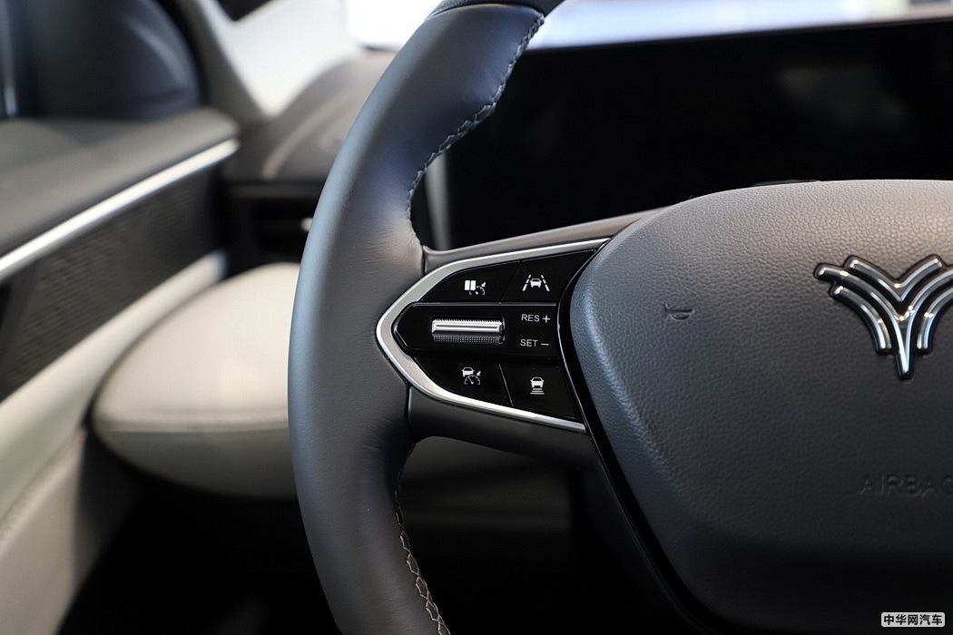 哪吒U 2020款 520 U酷四驱版 组图