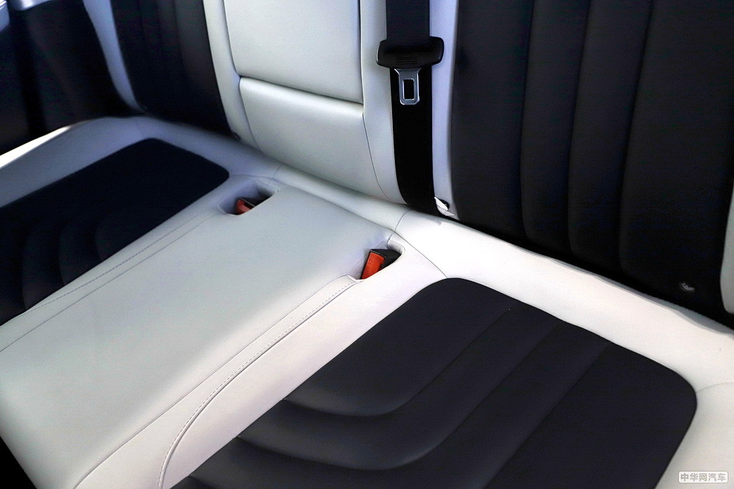 哪吒U 2020款 520 U酷四驱版 组图