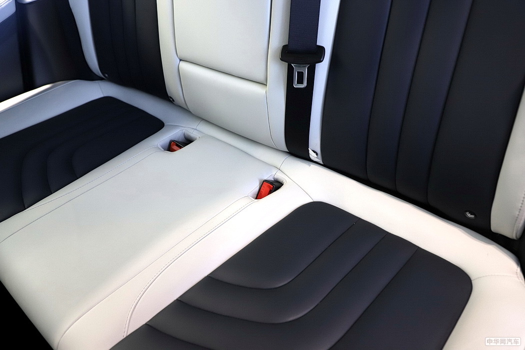 哪吒U 2020款 520 U酷四驱版 组图