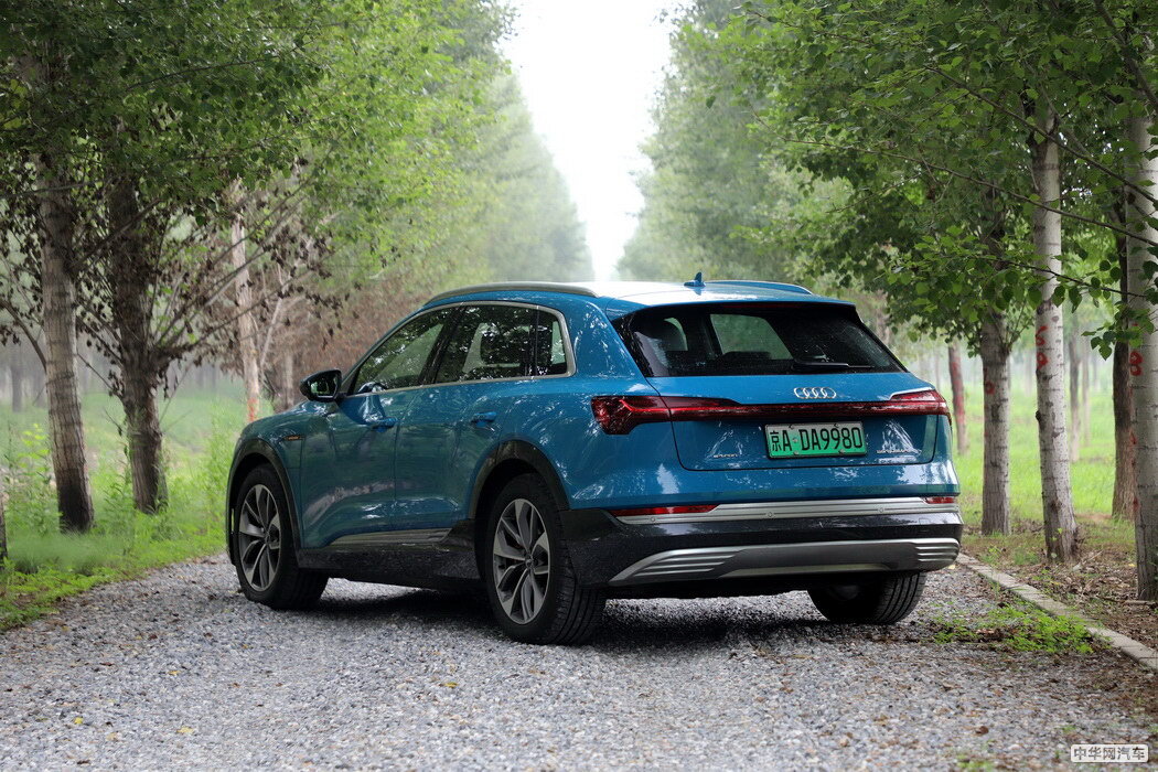 奥迪e-tron 2019款 55 quattro 专享型免税 组图