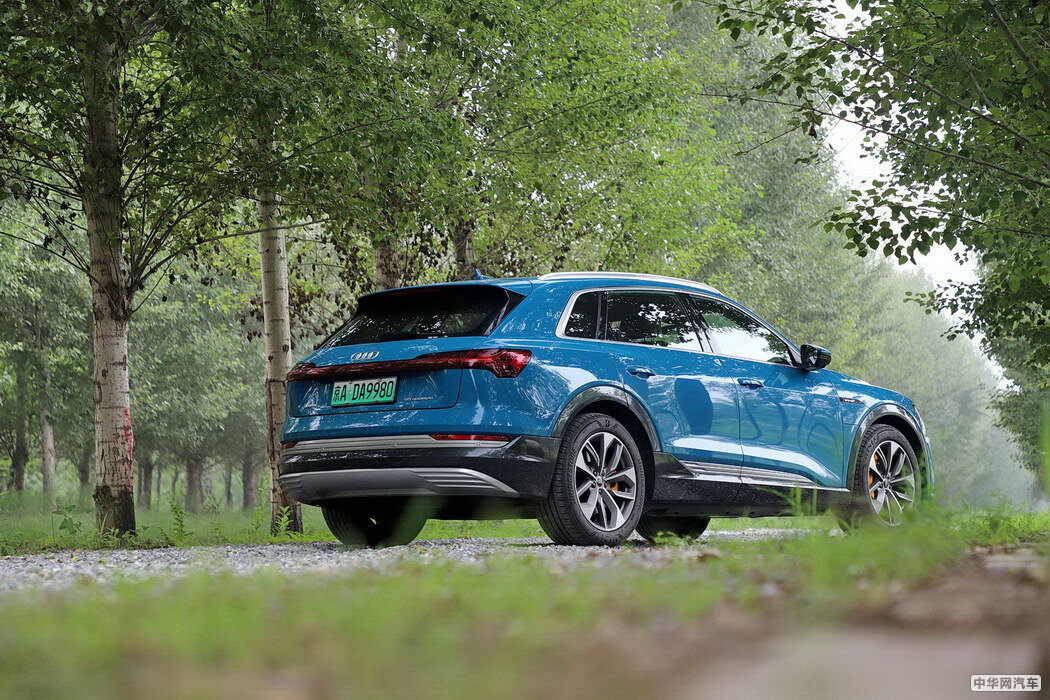 奥迪e-tron 2019款 55 quattro 专享型免税 组图
