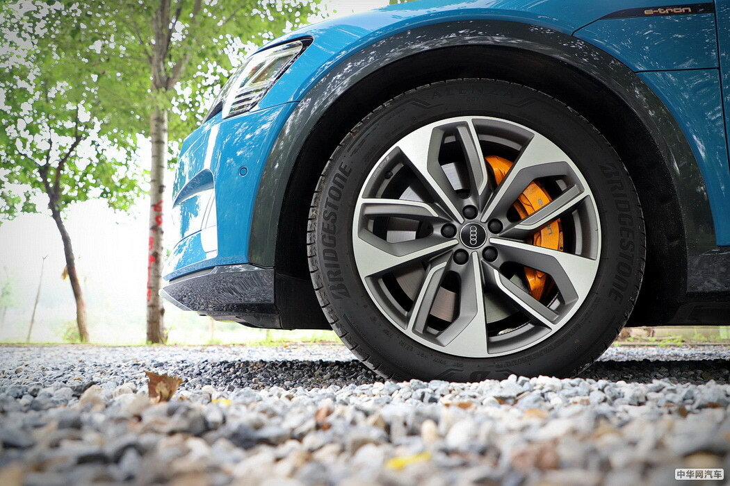 奥迪e-tron 2019款 55 quattro 专享型免税 组图