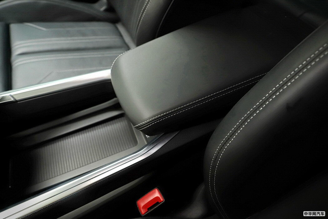 奥迪e-tron 2019款 55 quattro 专享型免税 组图