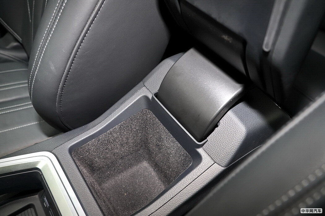 奥迪e-tron 2019款 55 quattro 专享型免税 组图