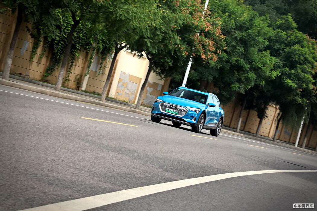 奥迪e-tron 2019款 55 quattro 专享型免税 组图