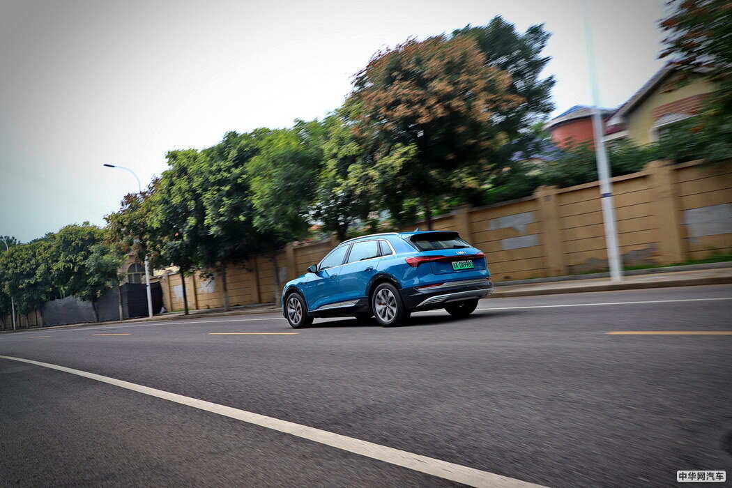 奥迪e-tron 2019款 55 quattro 专享型免税 组图