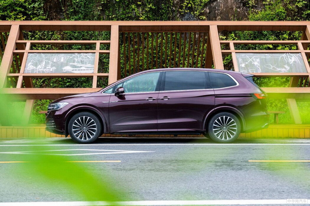 大众Viloran 2020款 330TSI 豪华版 组图