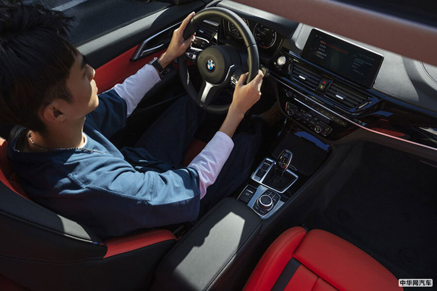 售价20.38万-24.68万元 宝马1系运动轿车上市 售价20.38万-24.68万元 宝马1系运动轿车上市