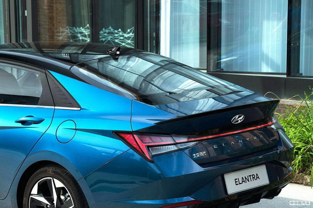 第七代伊兰特 2021款 240TGDi TOP旗舰版 组图