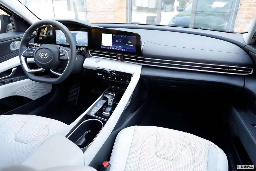 第七代伊兰特 2021款 240TGDi TOP旗舰版 组图