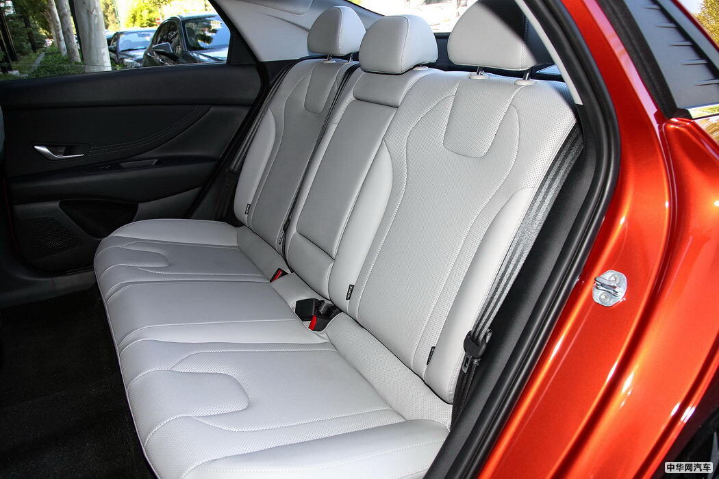 第七代伊兰特 2021款 240TGDi TOP旗舰版 组图