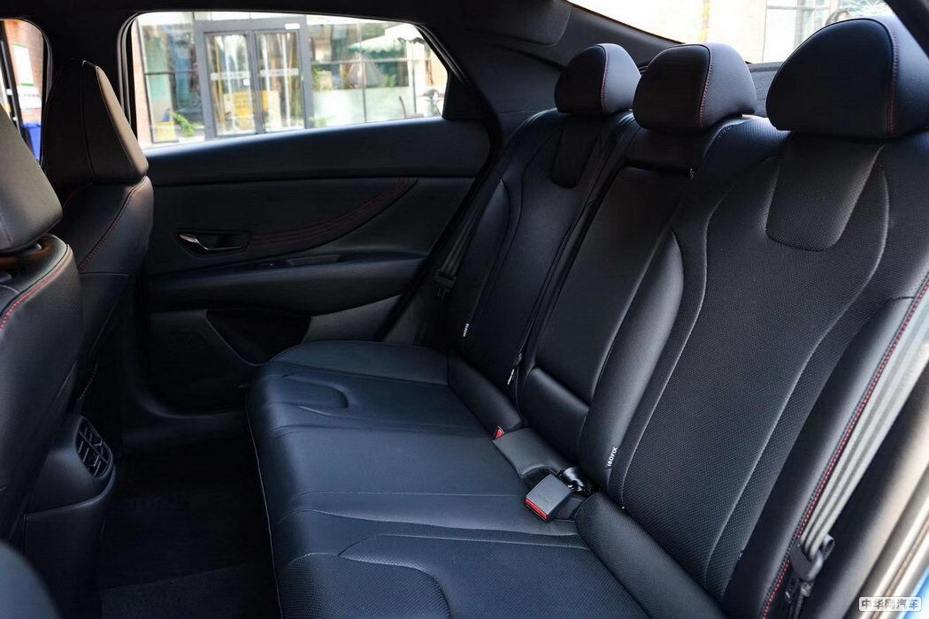 第七代伊兰特 2021款 240TGDi TOP旗舰版 组图
