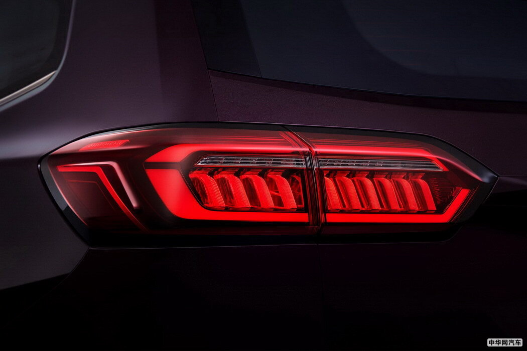 瑞虎8 201瑞虎8款 1.5TCI 自动旗舰蓝驱型7座 组图