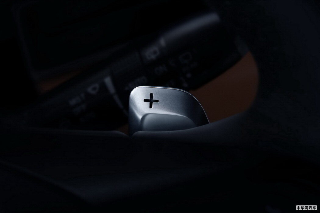 瑞虎8 201瑞虎8款 1.5TCI 自动旗舰蓝驱型7座 组图