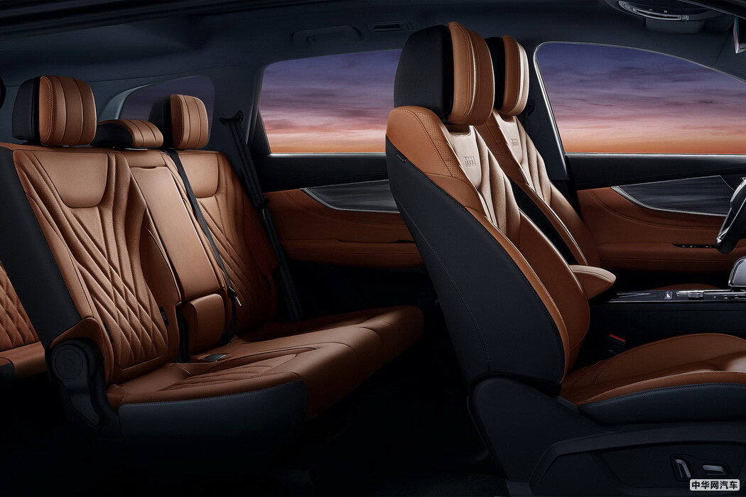 瑞虎8 201瑞虎8款 1.5TCI 自动旗舰蓝驱型7座 组图