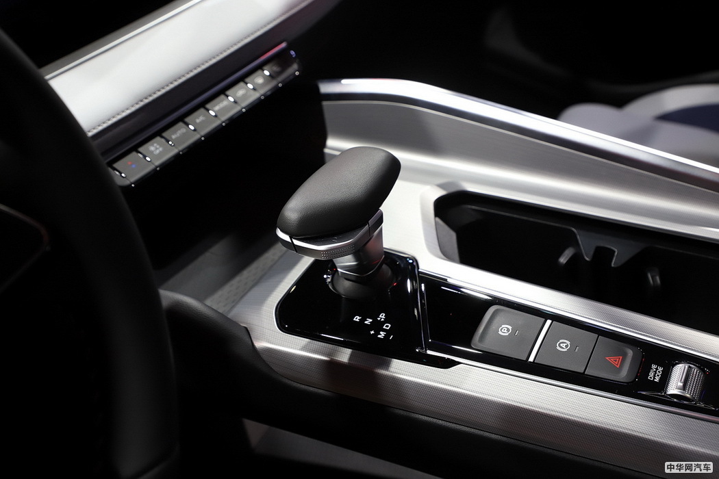 吉利星瑞 2020款 2.0T 旗舰型 组图