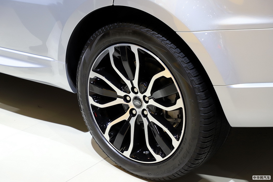 揽胜运动版 2021款 3.0 L6 HST 组图