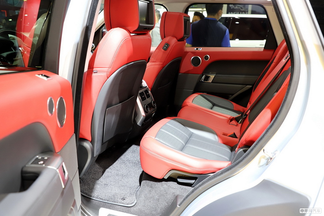 揽胜运动版 2021款 3.0 L6 HST 组图