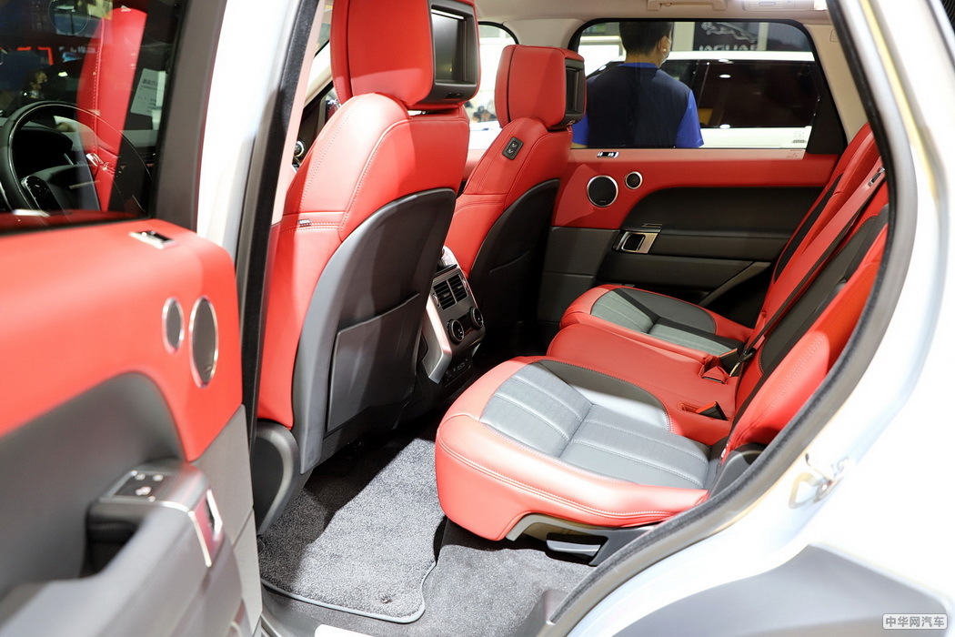 揽胜运动版 2021款 3.0 L6 HST 组图